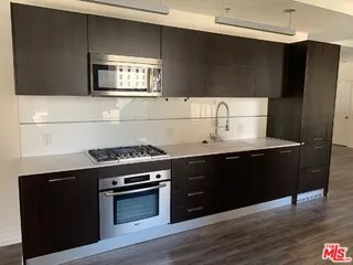 727 W 7th Street 510, Los Angeles, California 90017