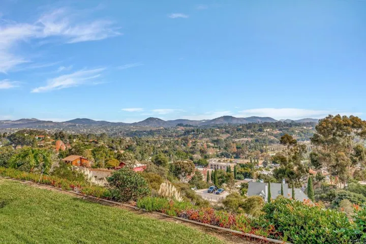 156 S Kihridge, Encinitas, California 92024