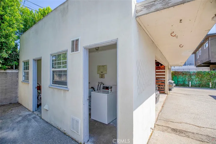 12433 Riverside Drive, Valley Village, California 91607