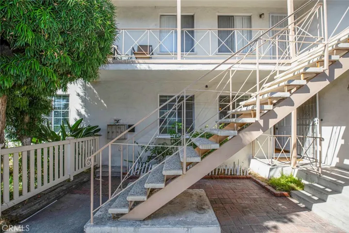 12433 Riverside Drive, Valley Village, California 91607