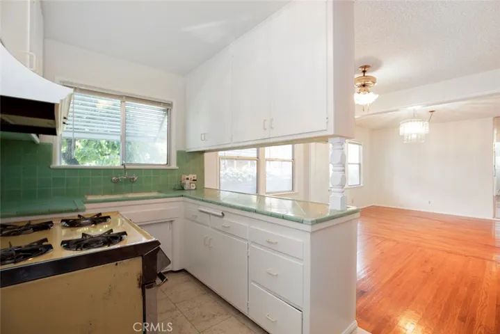 12433 Riverside Drive, Valley Village, California 91607