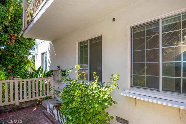 12433 Riverside Drive, Valley Village, California 91607