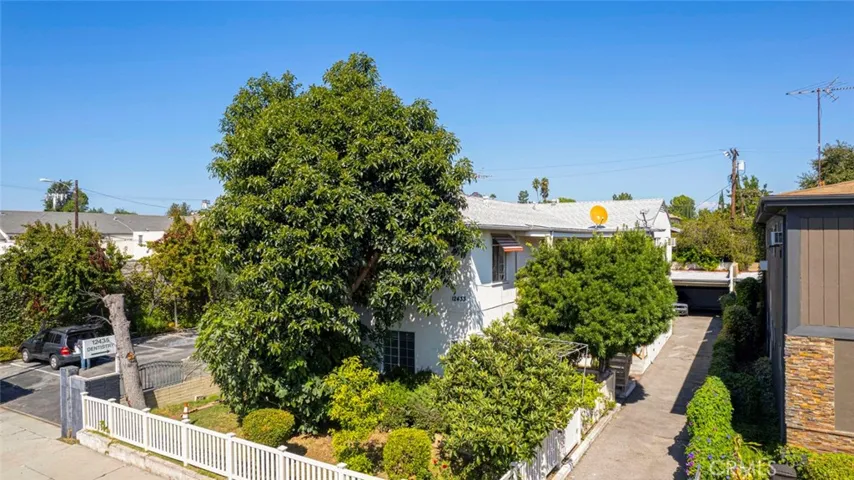 12433 Riverside Drive, Valley Village, California 91607