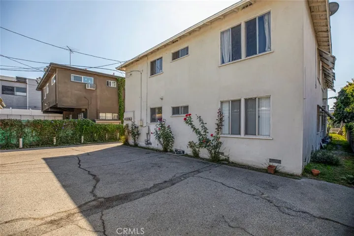 12433 Riverside Drive, Valley Village, California 91607