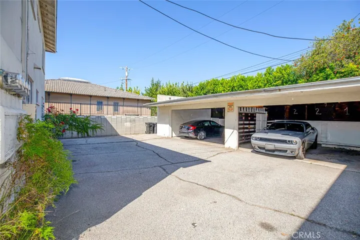12433 Riverside Drive, Valley Village, California 91607