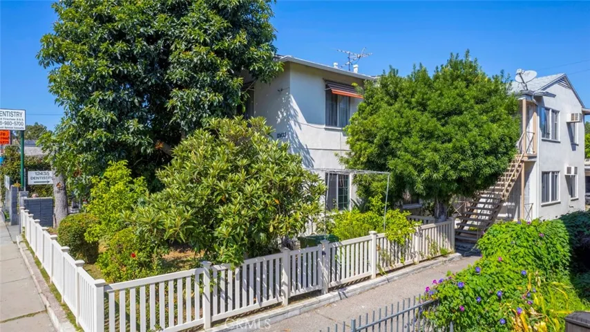 12433 Riverside Drive, Valley Village, California 91607