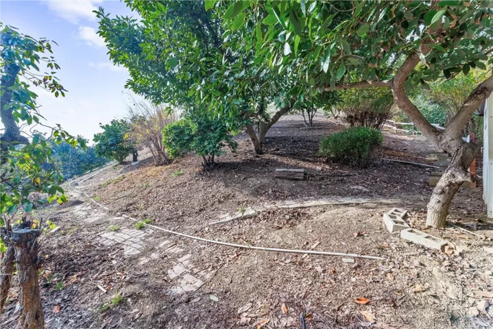 1425 East Road, La Habra Heights, California 90631