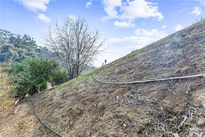 1425 East Road, La Habra Heights, California 90631