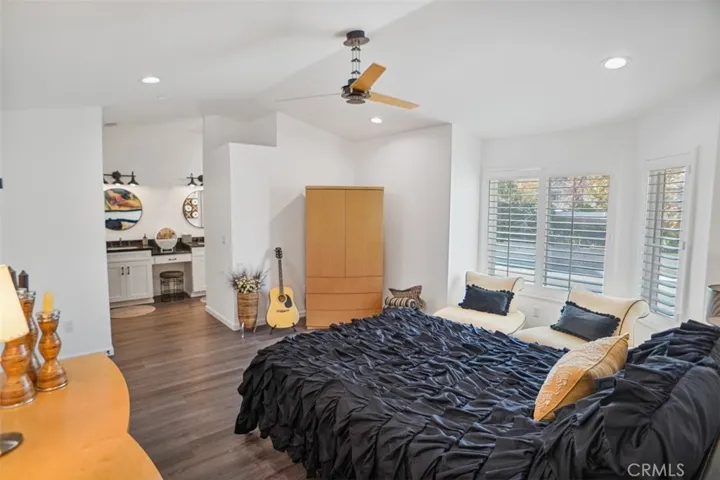 28102 Bobwhite Circle 3, Saugus, California 91350