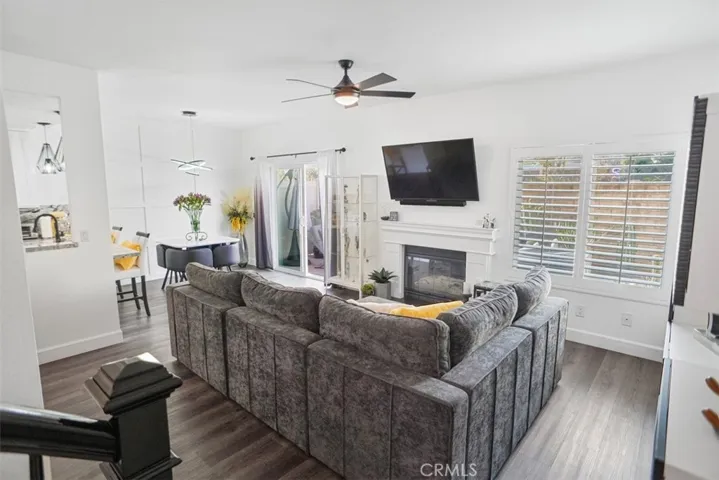 28102 Bobwhite Circle 3, Saugus, California 91350