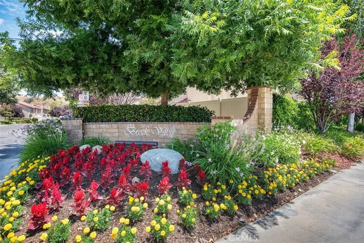 28102 Bobwhite Circle 3, Saugus, California 91350