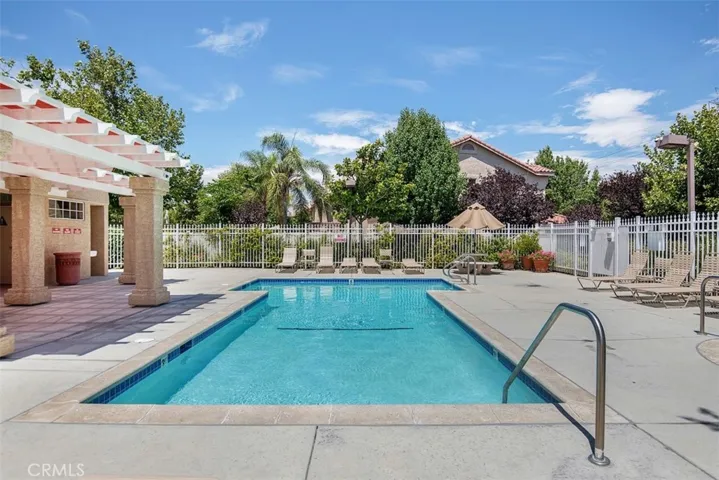 28102 Bobwhite Circle 3, Saugus, California 91350