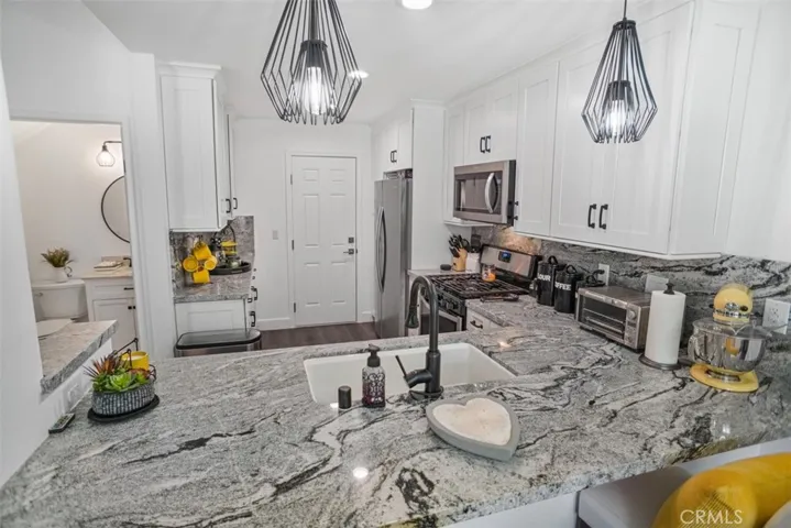 28102 Bobwhite Circle 3, Saugus, California 91350