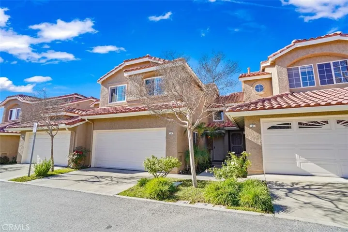 28102 Bobwhite Circle 3, Saugus, California 91350