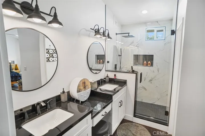 28102 Bobwhite Circle 3, Saugus, California 91350