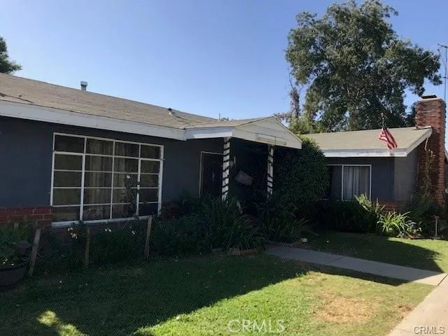 1379 S Gibbs Street Unit 3, Pomona, California 91766 home-pic-2