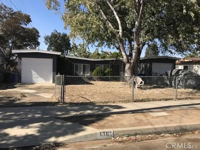1379 S Gibbs Street Unit 3, Pomona, California 91766 home-pic-1