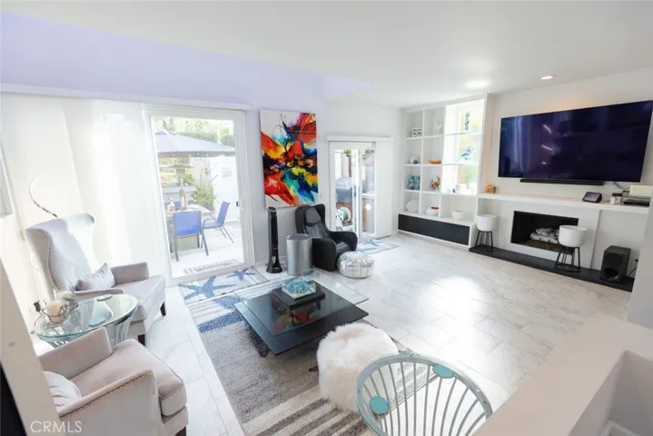 Light and bright with built ins