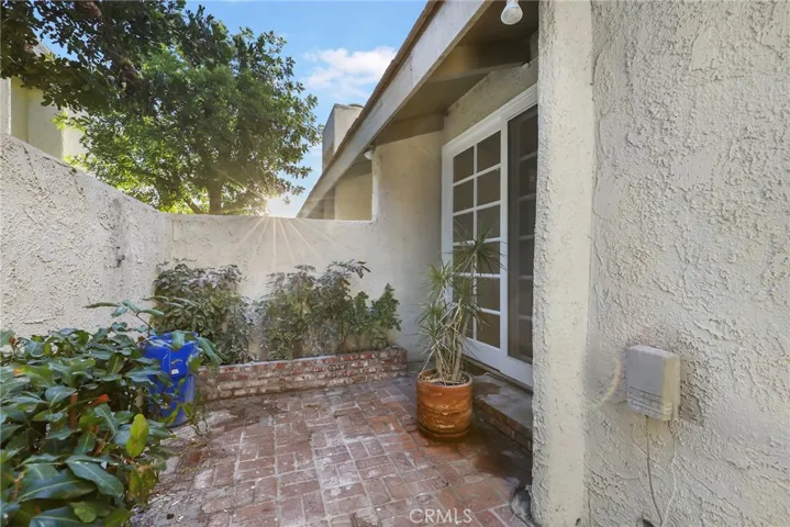 11842 Moorpark Street D, Studio City, California 91604