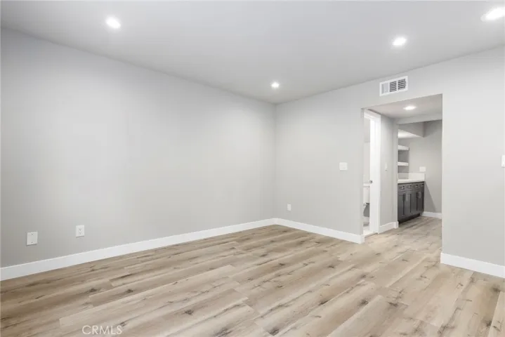 11842 Moorpark Street D, Studio City, California 91604