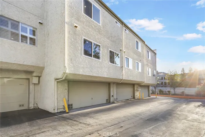 11842 Moorpark Street D, Studio City, California 91604