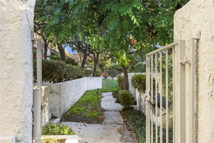 11842 Moorpark Street D, Studio City, California 91604