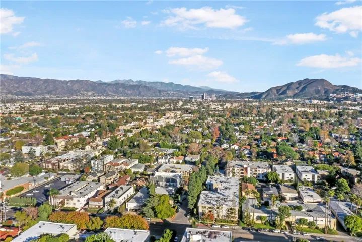 11842 Moorpark Street D, Studio City, California 91604