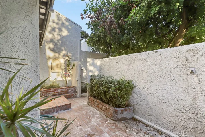 11842 Moorpark Street D, Studio City, California 91604