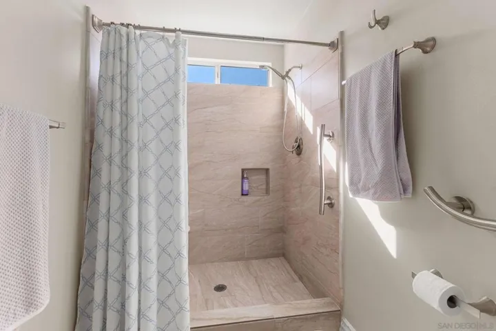 2495 Melissa Ct, Vista, California 92081