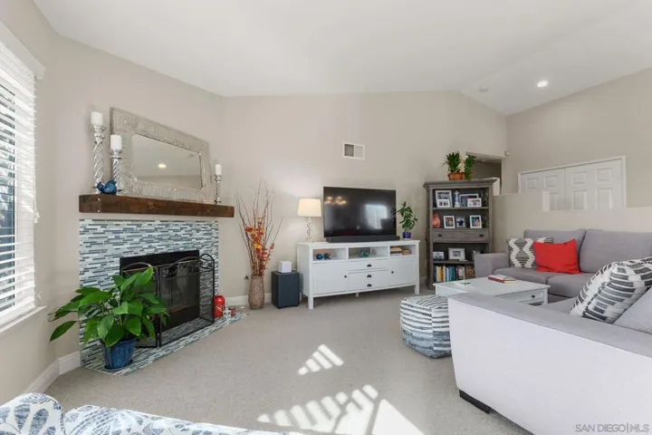 2495 Melissa Ct, Vista, California 92081