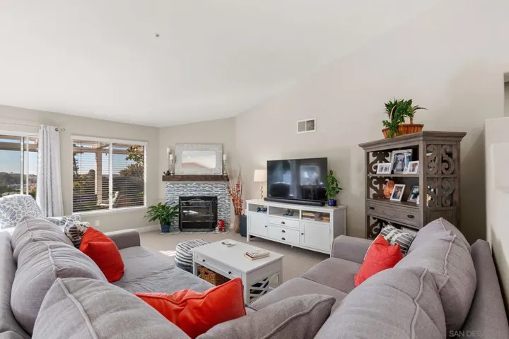 2495 Melissa Ct, Vista, California 92081