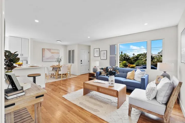 Light and Bright Living Room