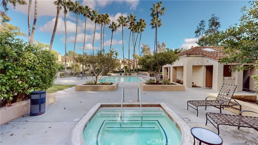 86 Corsica Drive, Newport Beach, California 92660
