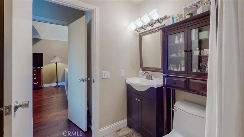 86 Corsica Drive, Newport Beach, California 92660