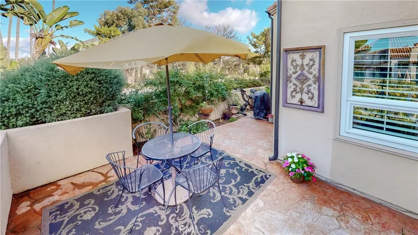 86 Corsica Drive, Newport Beach, California 92660
