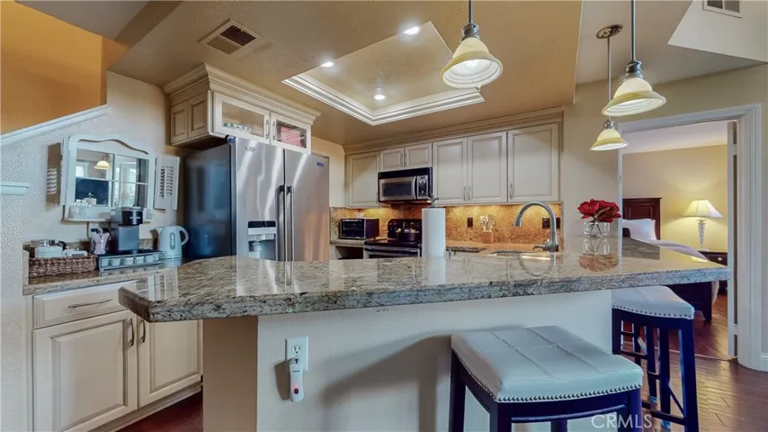 86 Corsica Drive, Newport Beach, California 92660