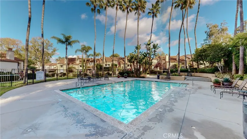 86 Corsica Drive, Newport Beach, California 92660