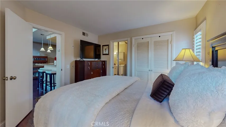 86 Corsica Drive, Newport Beach, California 92660