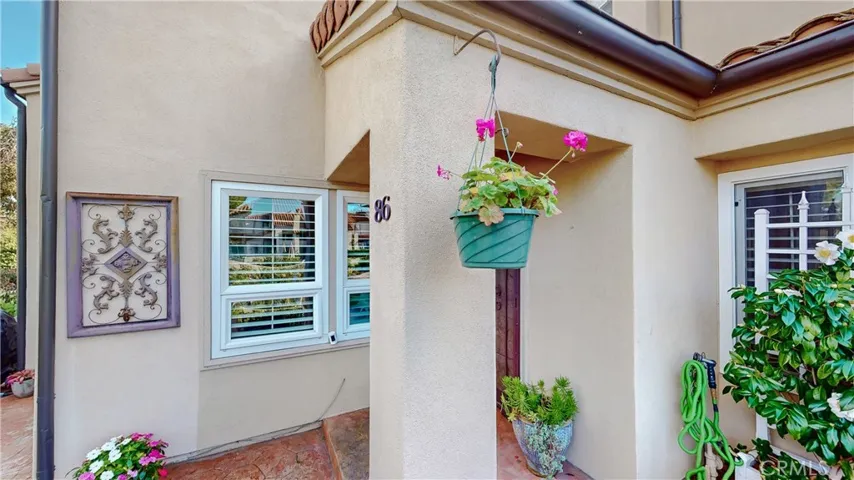 86 Corsica Drive, Newport Beach, California 92660