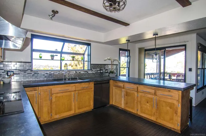 959 Luna Vista Dr, Escondido, California 92025