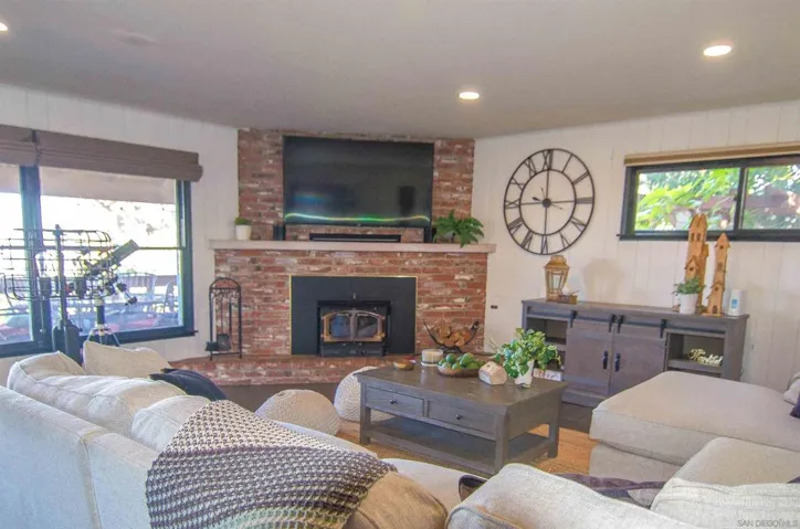 959 Luna Vista Dr, Escondido, California 92025