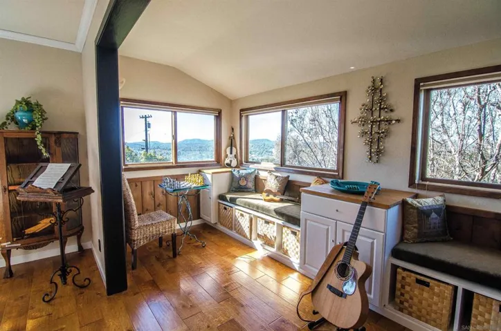 959 Luna Vista Dr, Escondido, California 92025