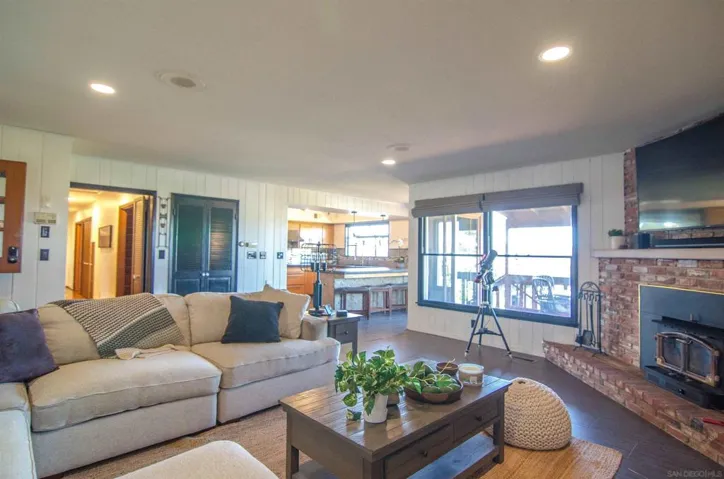 959 Luna Vista Dr, Escondido, California 92025