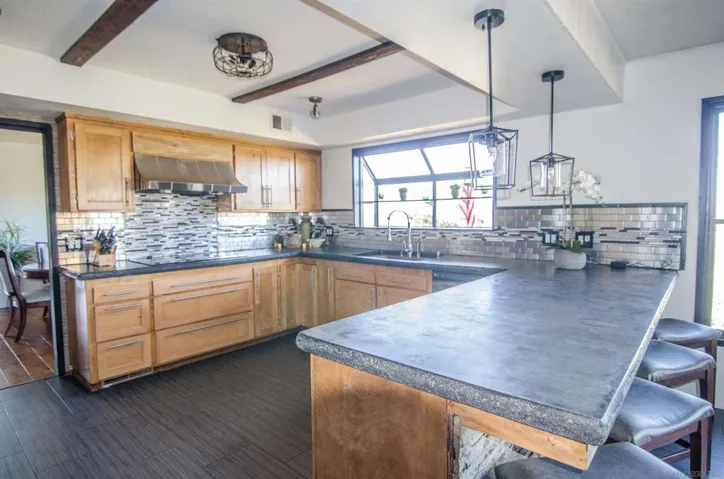 959 Luna Vista Dr, Escondido, California 92025