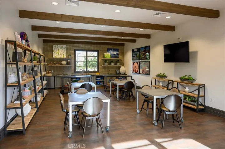 Art's and craft room for 55 plus