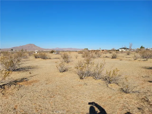 22617 Saguaro Road, Apple Valley, California 92307