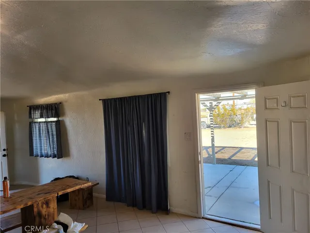 22617 Saguaro Road, Apple Valley, California 92307