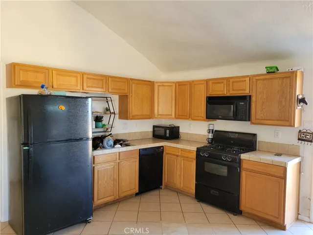22617 Saguaro Road, Apple Valley, California 92307