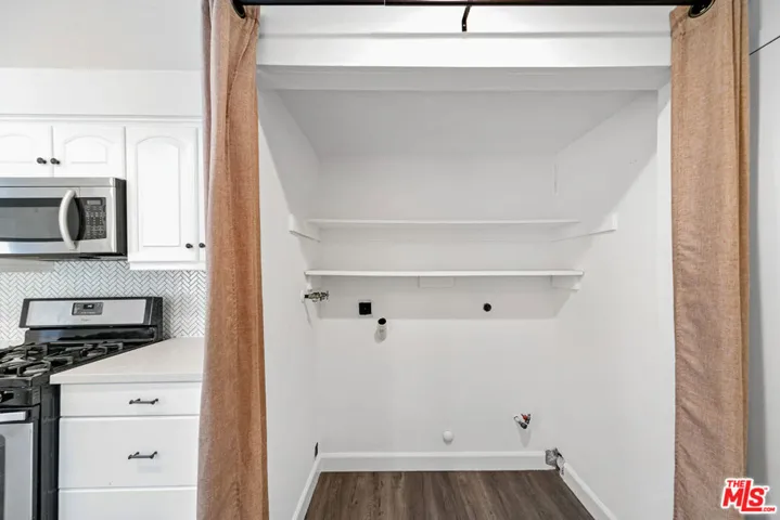 Washer and Dryer hookups