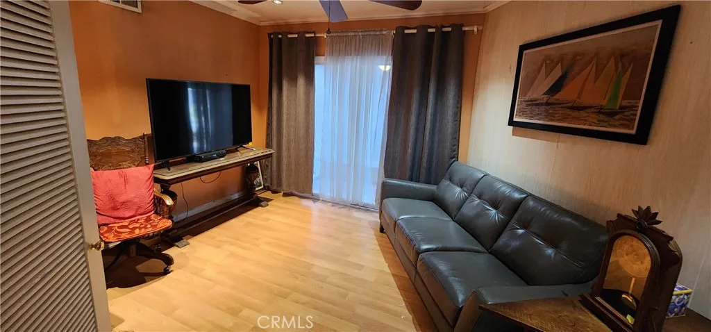 Office/4 Bedroom access to backyard